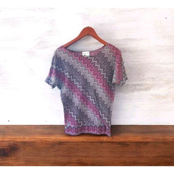 Pink Rose Premium Quality Women Sweater Size M Short Sleeve Zigzag Pattern - Picture 1 of 7